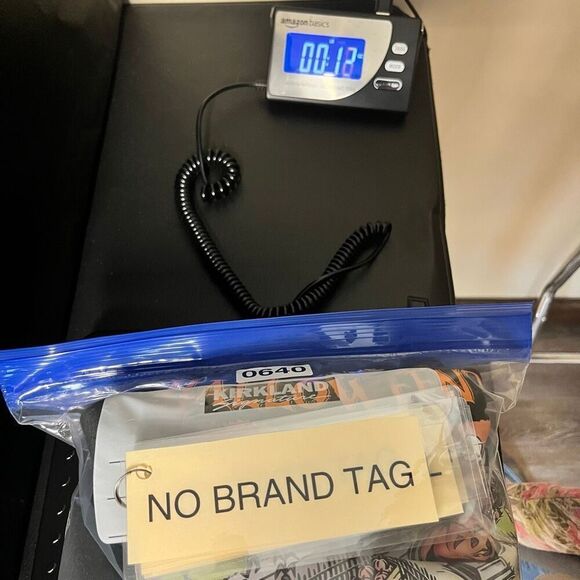 HALLOWEENTOWN Unisex Sweatshirt XL Black Est.1998 Retro Pumpkin Halloween Movie - Picture 9 of 10